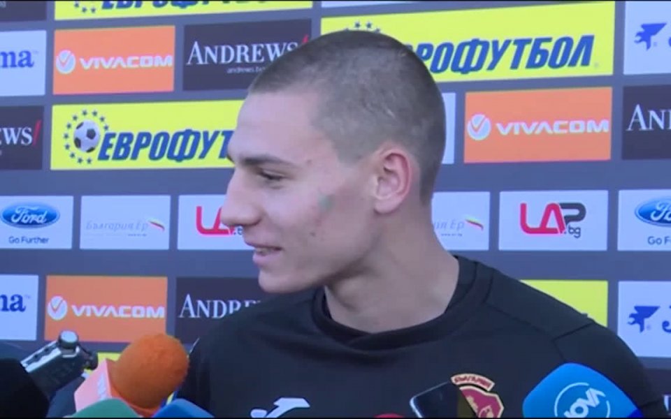 Скаути на елитния английски Уест Хем ще присъстват на дербито