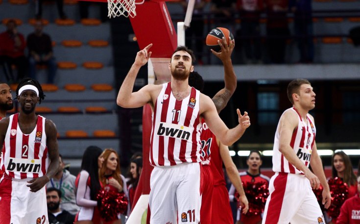 Още проблеми за Олимпиакос на Александър Везенков