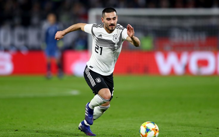 Разследват трима мъже за расистки обиди към Гюндоган и Сане