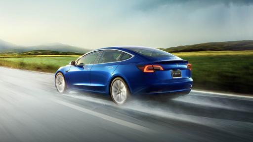  <p>Tesla бие BMW (и не само) по продажби в САЩ</p> 