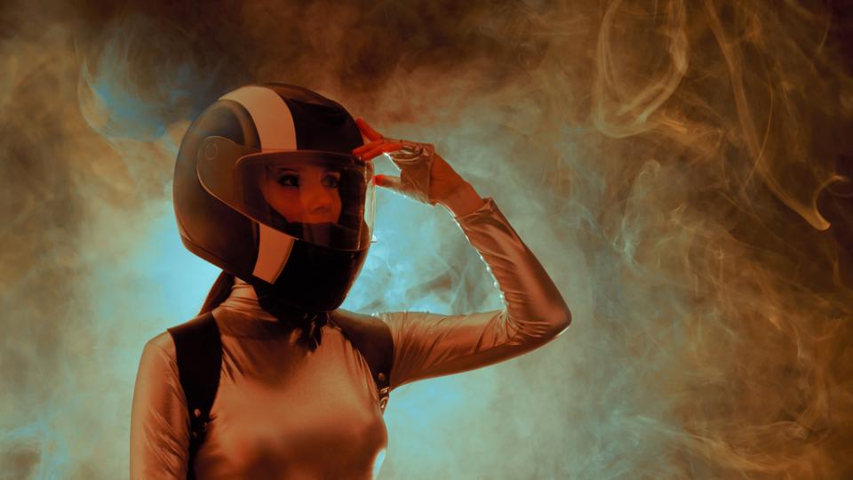 извънземно жена астронавт