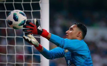 Посланието на Зидан: Кейлор – да, Куртоа – не