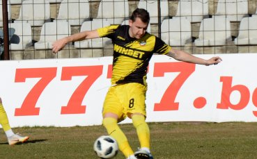 Футболистът на Ботев Пд Тодор Неделев бе избран за Играч