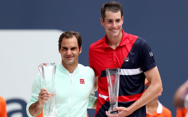 Иснър към Федерер: Не се отказвай от тениса никога!