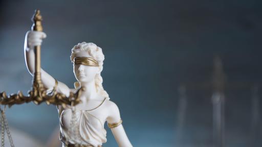  Лукс, пари и коли, по какъв начин обвинени ослепяха за съда 