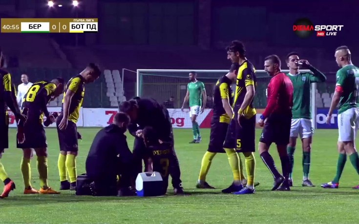 Контузия извади стълб в отбраната на Ботев