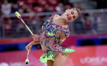 Една от най атрактивните състезателки на Русия на по художествена гимнастика