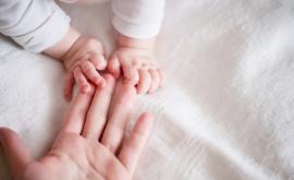  <p><strong>Бебе се роди преди 100 дни</strong>, а към този момент е на <strong>2 години</strong></p> 