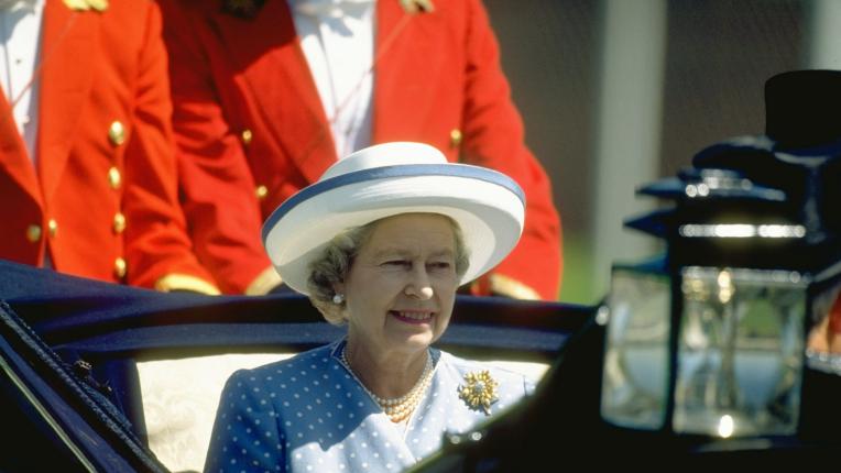 Кралица Елизабет Втора от началото на управлението си до днес