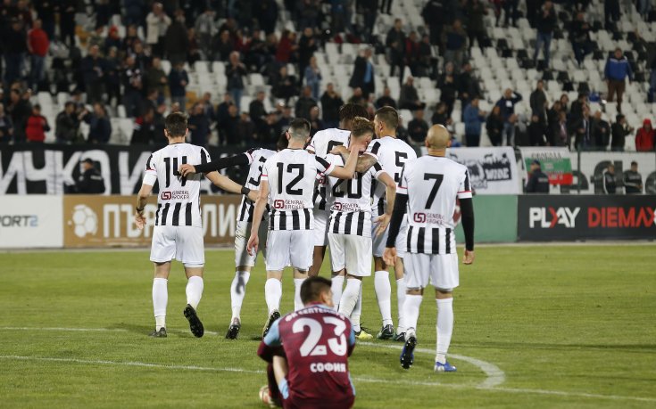 От Локо Пд намалиха цените на билетите за плейофа с Етър