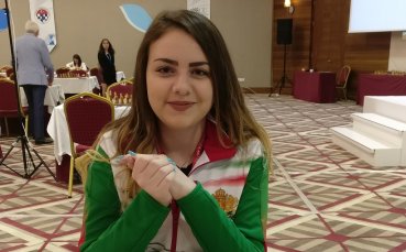 Състезателката на шахматен клуб Бургас 64 Нургюл Салимова успя да
