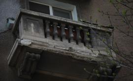  Рухналата фасада: Проблеми още при ремонта на 