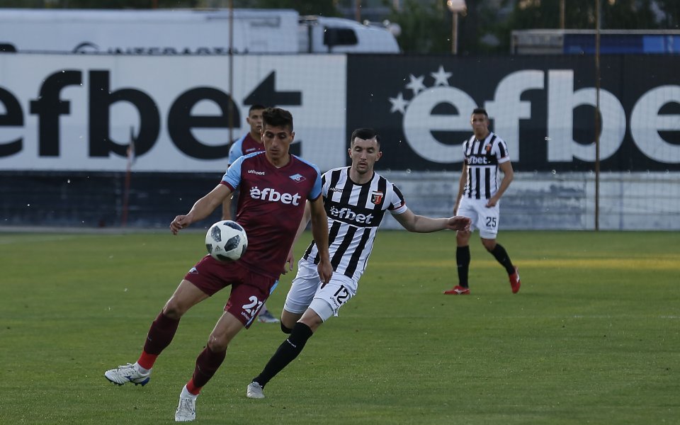 Септември София успя да победи Локомотив Пд с 2:1 в