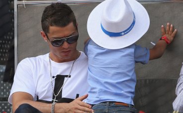 И по-малкият син на Кристиано върви по стъпките му