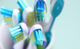  <p><strong>Неподозирани</strong> приложения на четката за зъби (СНИМКИ)</p> 