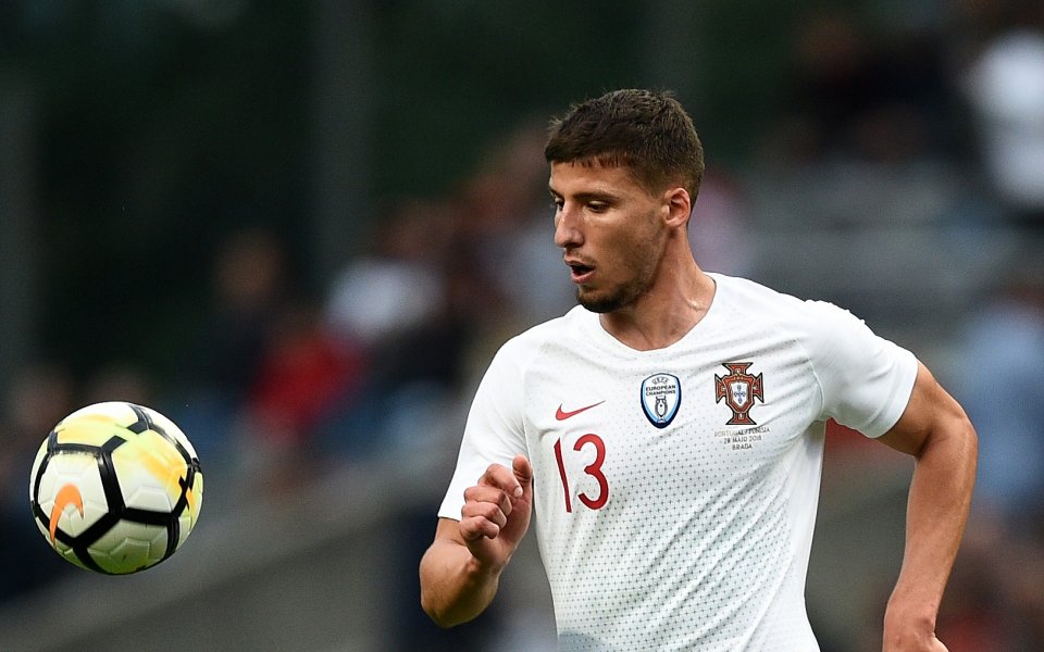 Манчестър Юнайтед е загубил окончателно битката за подписа на португалския