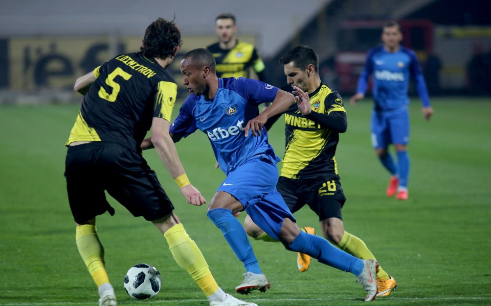 Ботев и Левски затварят програмата на Първа лига в съботния