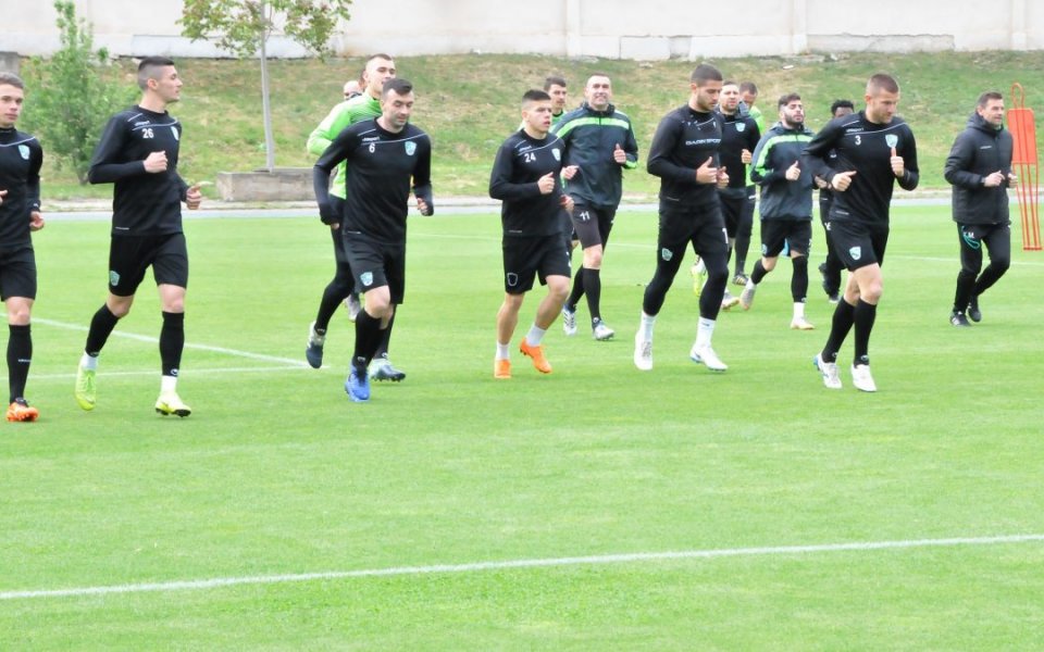 Наставникът на Берое Александър Томаш има сериозни главоболия преди мача