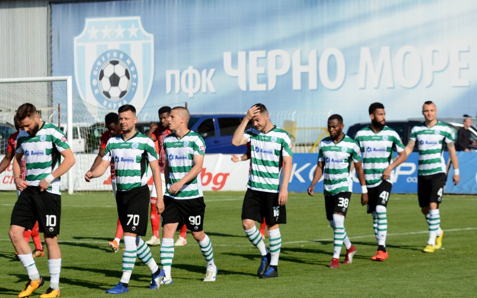 Треньорът на Черно море Илиан Илиев определи групата за гостуването