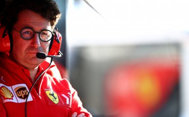 Шефът на Ферари във Формула 1 Матия Биното демонстрира притеснение