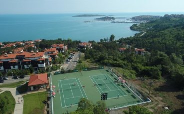 Четирима български тенисисти по двама при юношите и при
