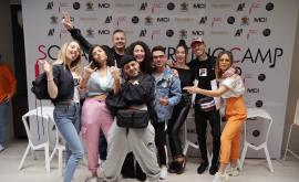  <p>Продуценти на Кайли Миноуг и български създатели дружно на лагер</p> 