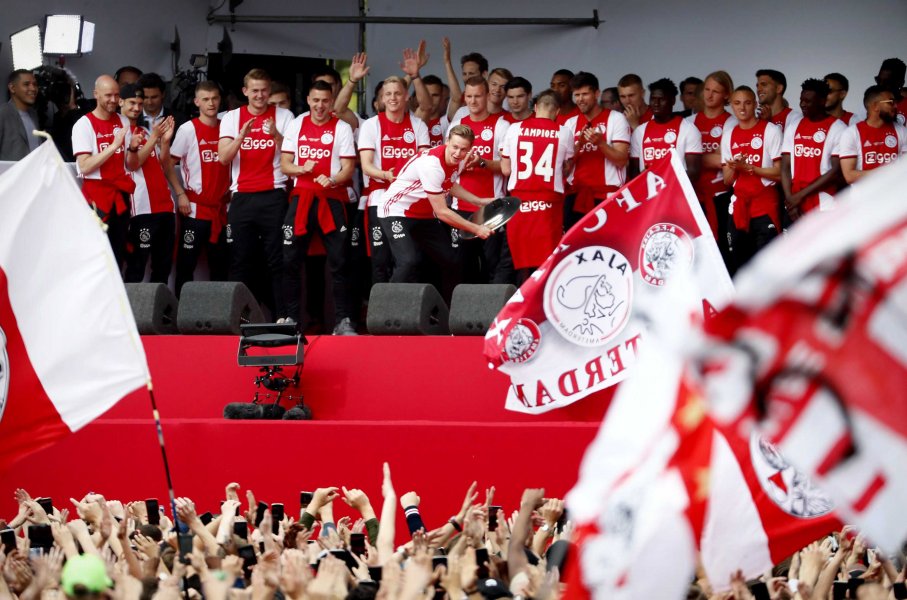 Аякс шампионска титла радост купон Амстердам 2019 май1