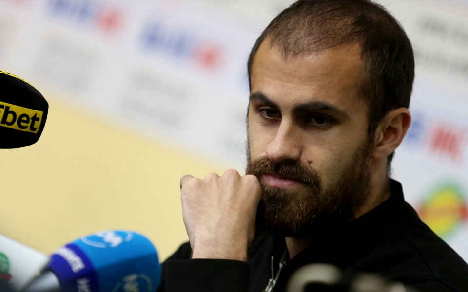 Офанзивният халф на ЦСКА Тиаго Родригес ще е сменил шест