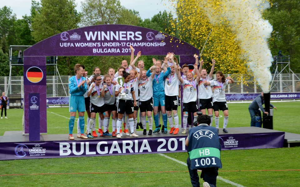 Германия стана европейски шампион по футбол за девойки до 17