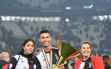 Голямата звездата на Ювентус Кристиано Роналдо отпразнува титлата в Серия