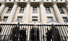  Нападнаха чиновник на 