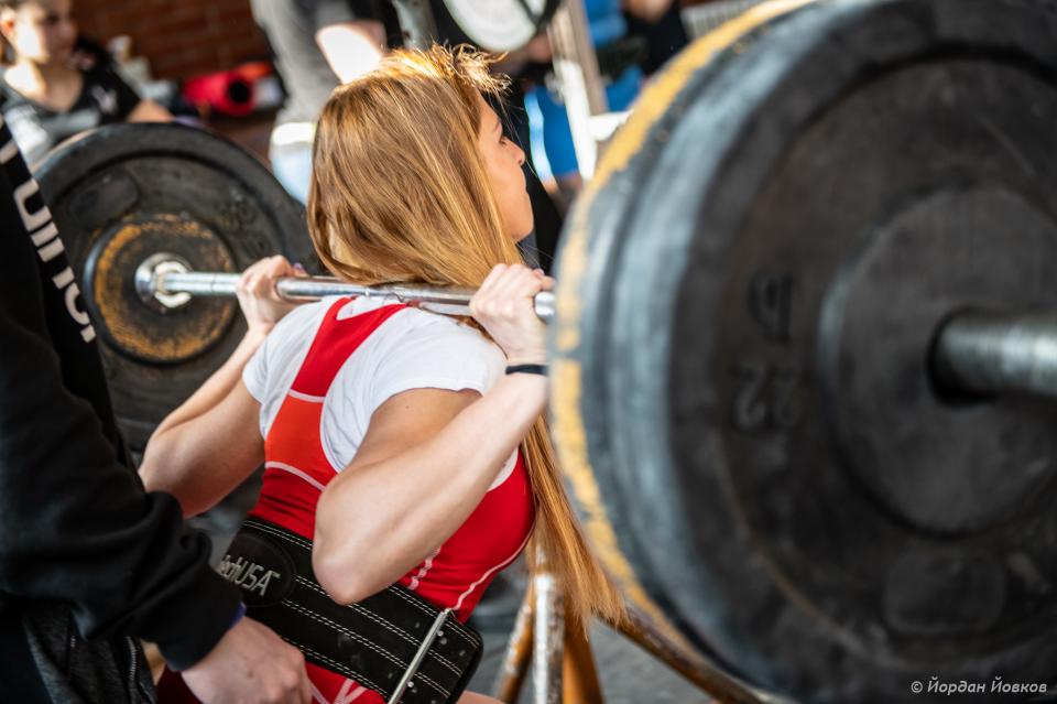  Жасмина Гевезиева 