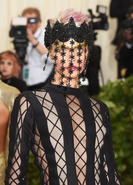 Кара Делевин1