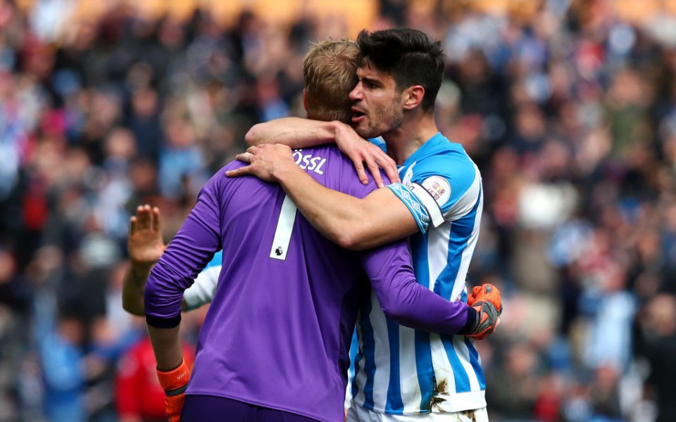 Отборът на Евертън обяви официално привличането на вратаря Йонас Льосл