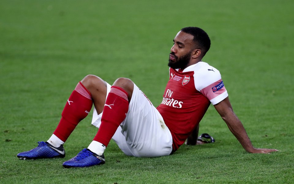 Нападателят Александър Лаказет ще преговори своето бъдеще с Арсенал, след