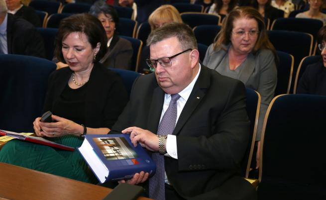 Цацаров иска възобновяване на делото за смъртта на Чората