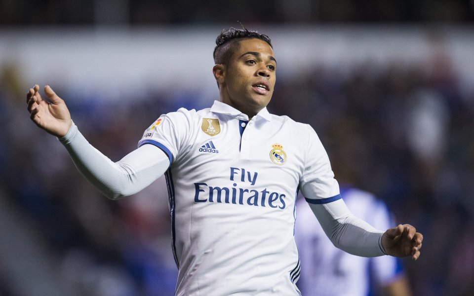 Шефовете на Валенсия са готови да чакат до края на