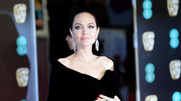 Споделено от Анджелина Джоли за списание ELLE: на какво учи децата си и кои са „злите жени“