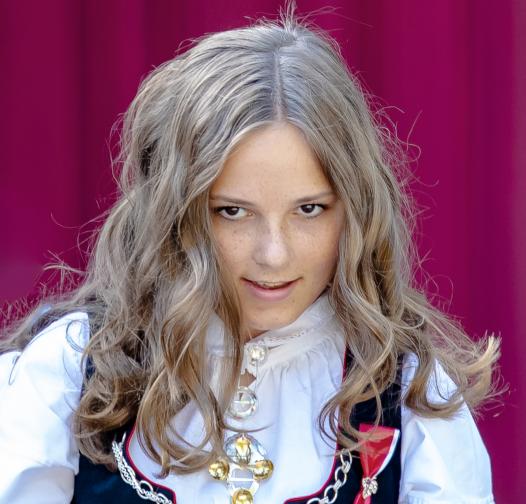  Принцеса Ингрид Александра Норвежка, 15-годишна <br> Принцеса Ингрид Александра е щерка на норвежкия престолонаследник принц Хокон и брачната половинка му, принцеса Мете-Марит. 