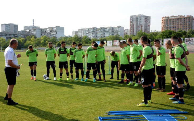 Вратари от школата започнаха подготовка с Черно море