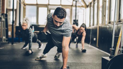  Разрешиха груповите спортни занимания на закрито 