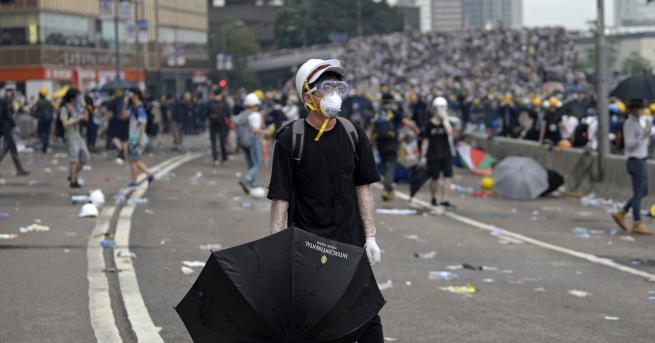 Свят Чия е сянката зад проектозакона в Хонгконг Масовите протести