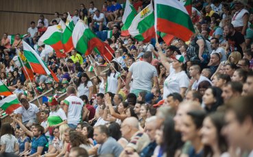 Националният тим на България по волейбол за мъже играе срещу Италия