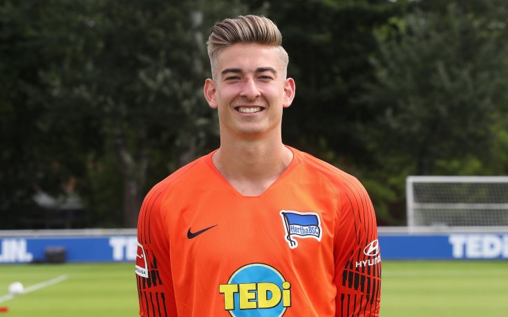 Клинсман - младши подписа с швейцарски тим