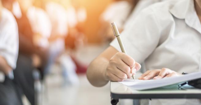 България Обявиха първо класиране 10 те най желани гимназии Два пъти по малко
