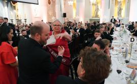  <p>Скандал в Лондон: Депутат сграбчи активистка за врата&nbsp;&nbsp;</p> 