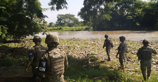 България Мексико прати 15000 войници на границата със САЩ Те