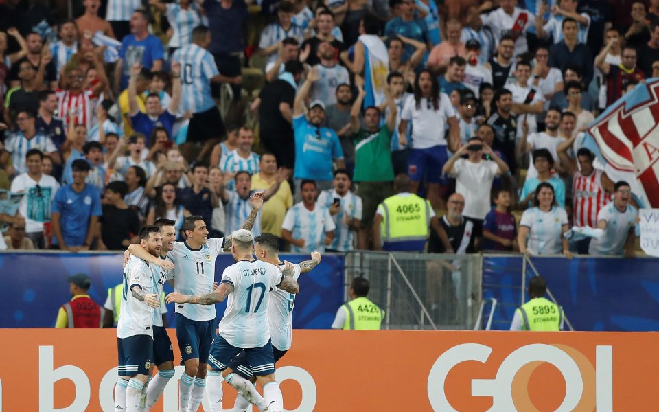 Отборът на Аржентина надви Венецуела с 2:0, за да си