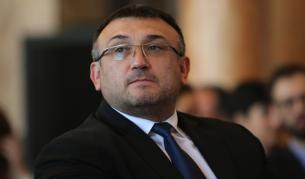 <p>Постоянният адрес не е основание да се върнеш в София след Великден</p>