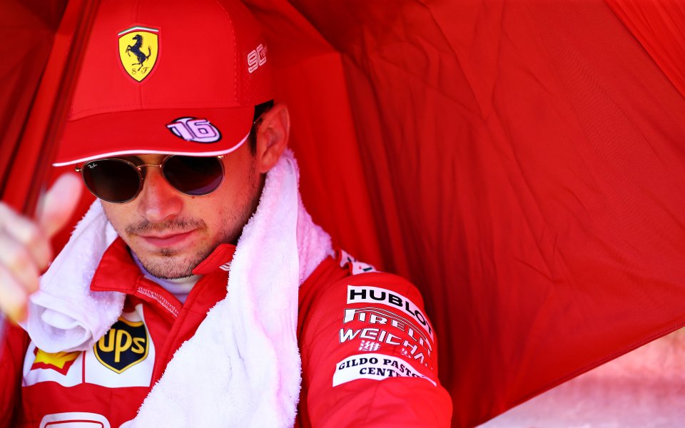 Пилотът на Ферари във Формула 1 Шарл Льоклер не вярва,